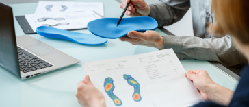Handwerk trifft Medizin: Starte deine Ausbildung als Orthopädieschuhmacher/in Maßarbeit für gesunde Füße: Deine Ausbildung als Orthopädieschuhmacher/in
